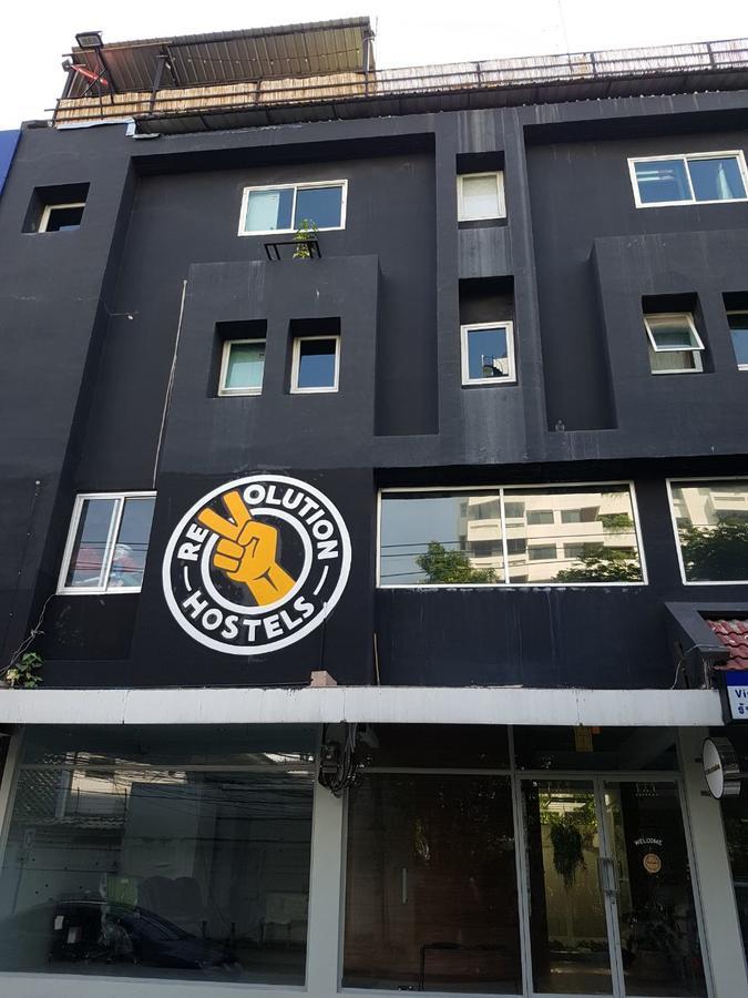 Revolution Hostel Asoke Banguecoque Exterior foto